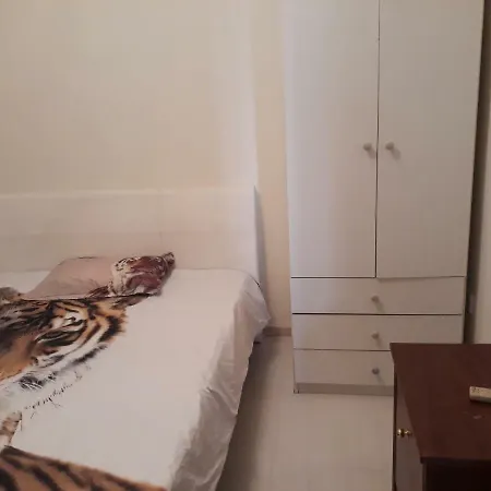 Margo Apt *
